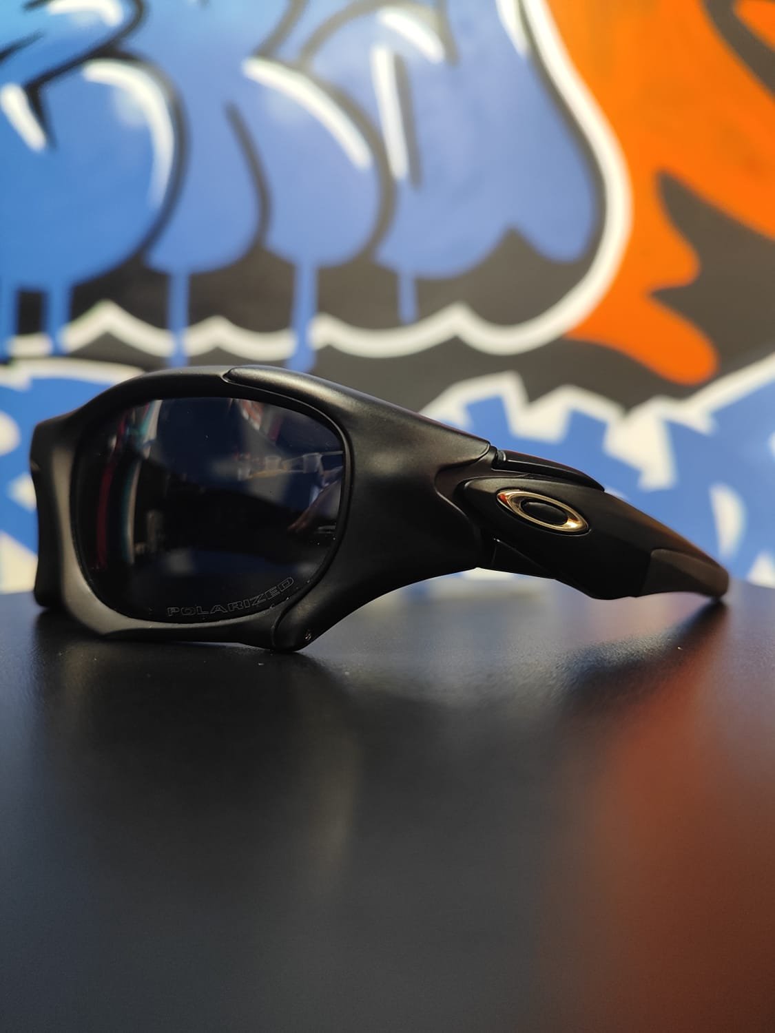 ÓCULOS SOLARES OAKLEY PIT BOSS (PRETO) | Nova Era Street Store
