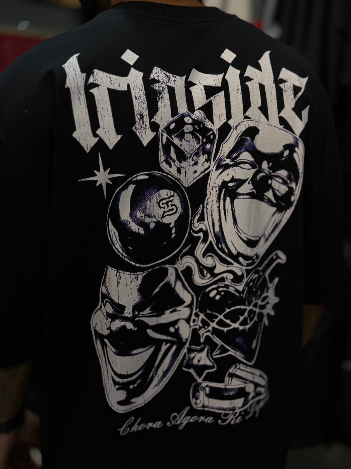 TRIP SIDE - CAMISETA OVERSIZED PRETA - DADO (S267) | Nova Era