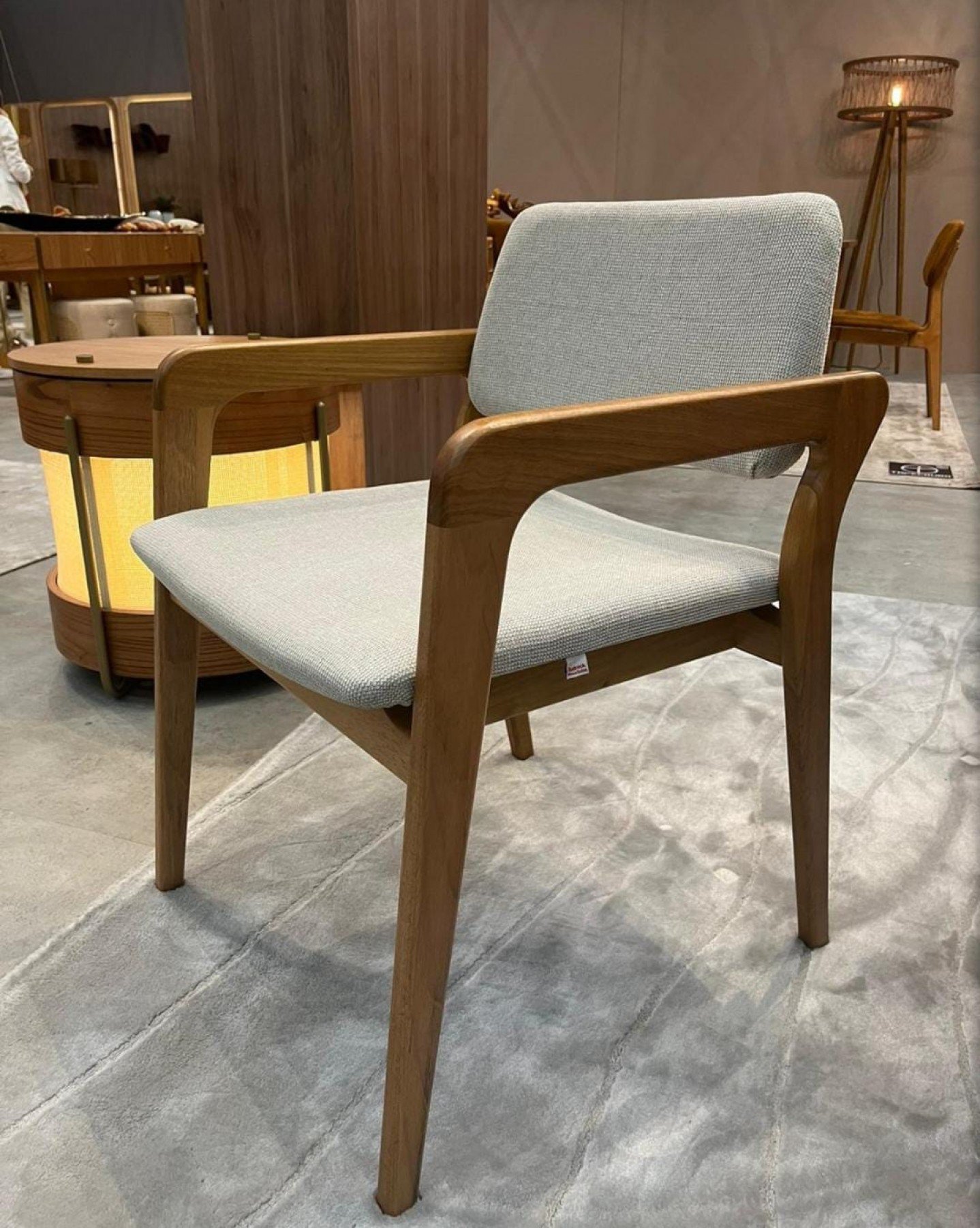 CADEIRA LUCY LINHA B ENCOSTO ESTOFADO - RUDNICK | Yellow Shop Online